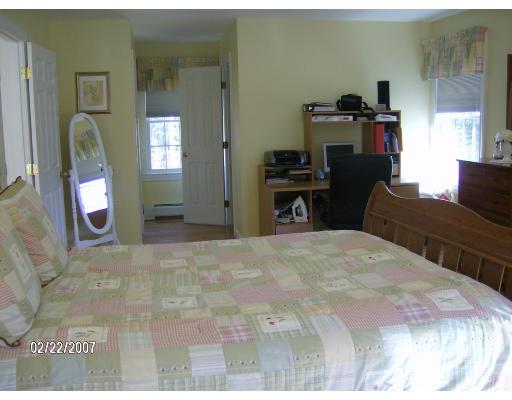 27 Mayflower Road Acushnet, MA 02743 - Photo 10 of 13 Gallery Image 10