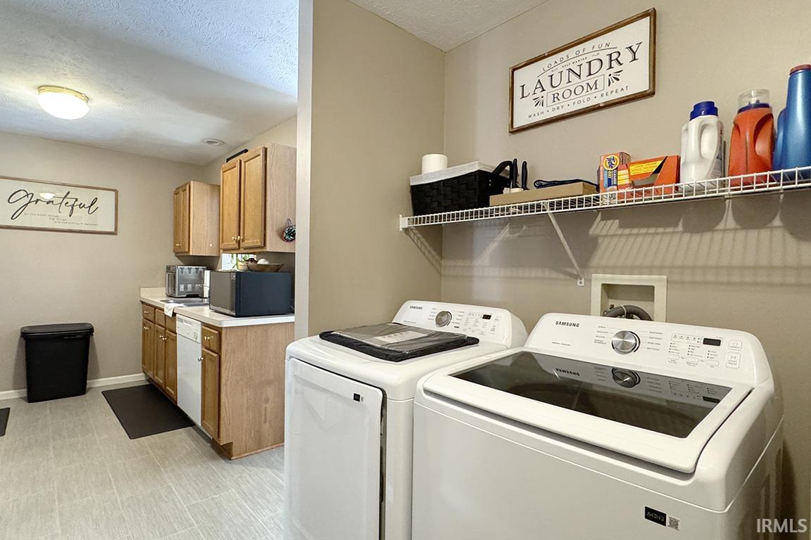 2015 Autumn Ridge Lane Elkhart, IN 46514 - Photo 1 of 32