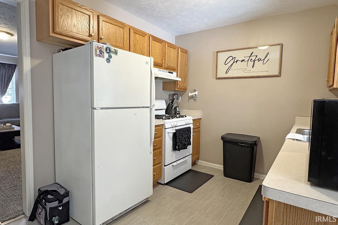 2015 Autumn Ridge Lane Elkhart, IN 46514 - Photo 14 of 32