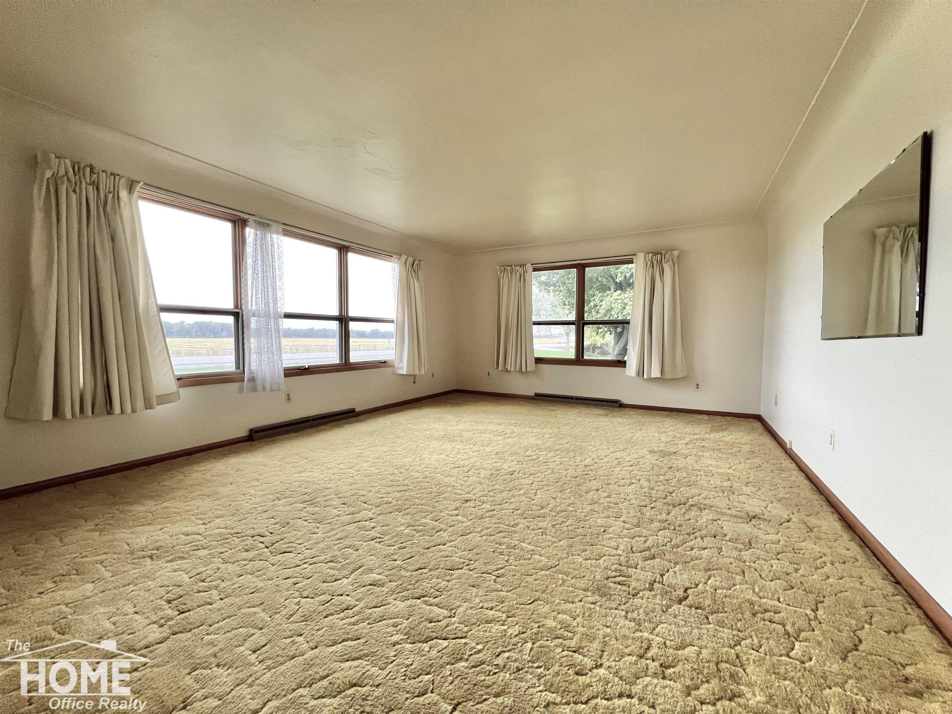 17835 Corunna Road Chesaning, MI 48616 - Photo 4 of 62 50123349-3.JPG