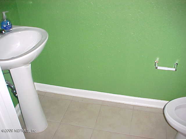 10200 Belle Rive Boulevard, Unit 4702 Jacksonville, FL 32256 - Photo 3 of 10 a view of a bathtub in a room
