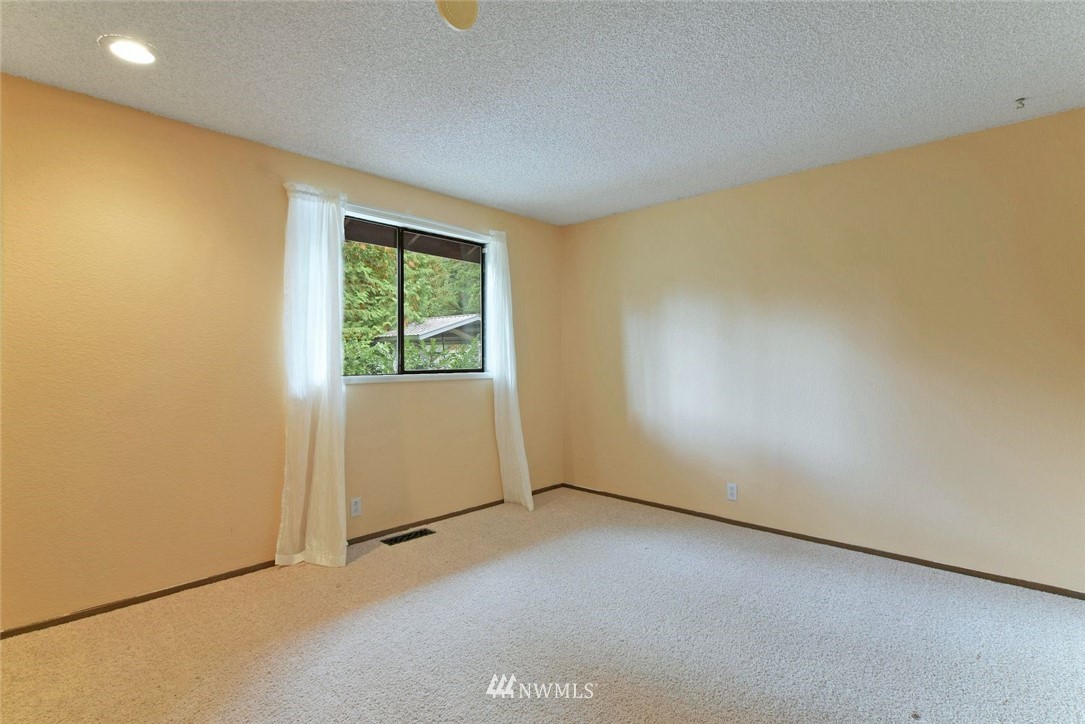 19 170th Place Southeast Bothell, WA 98012 - Photo 11 of 23