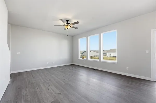 $353,001 | 12426 South Aspen Lane, Lee's Summit, MO 64086