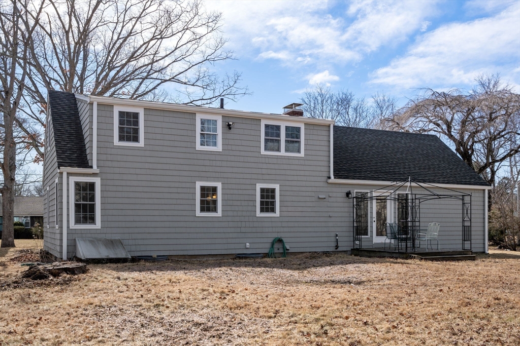 31 Sunset Drive Northborough, MA 01532 - Photo 30 of 33 a backyard of a house