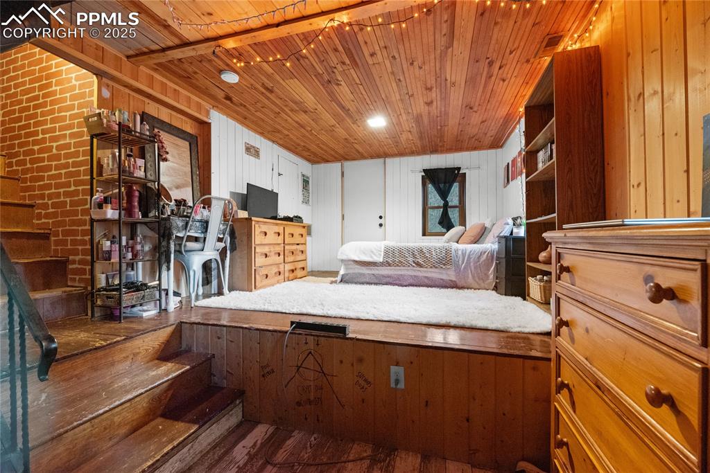 9270 Picabo Road Cascade, CO 80809 - Photo 27 of 31 a large building with a clock on the wall