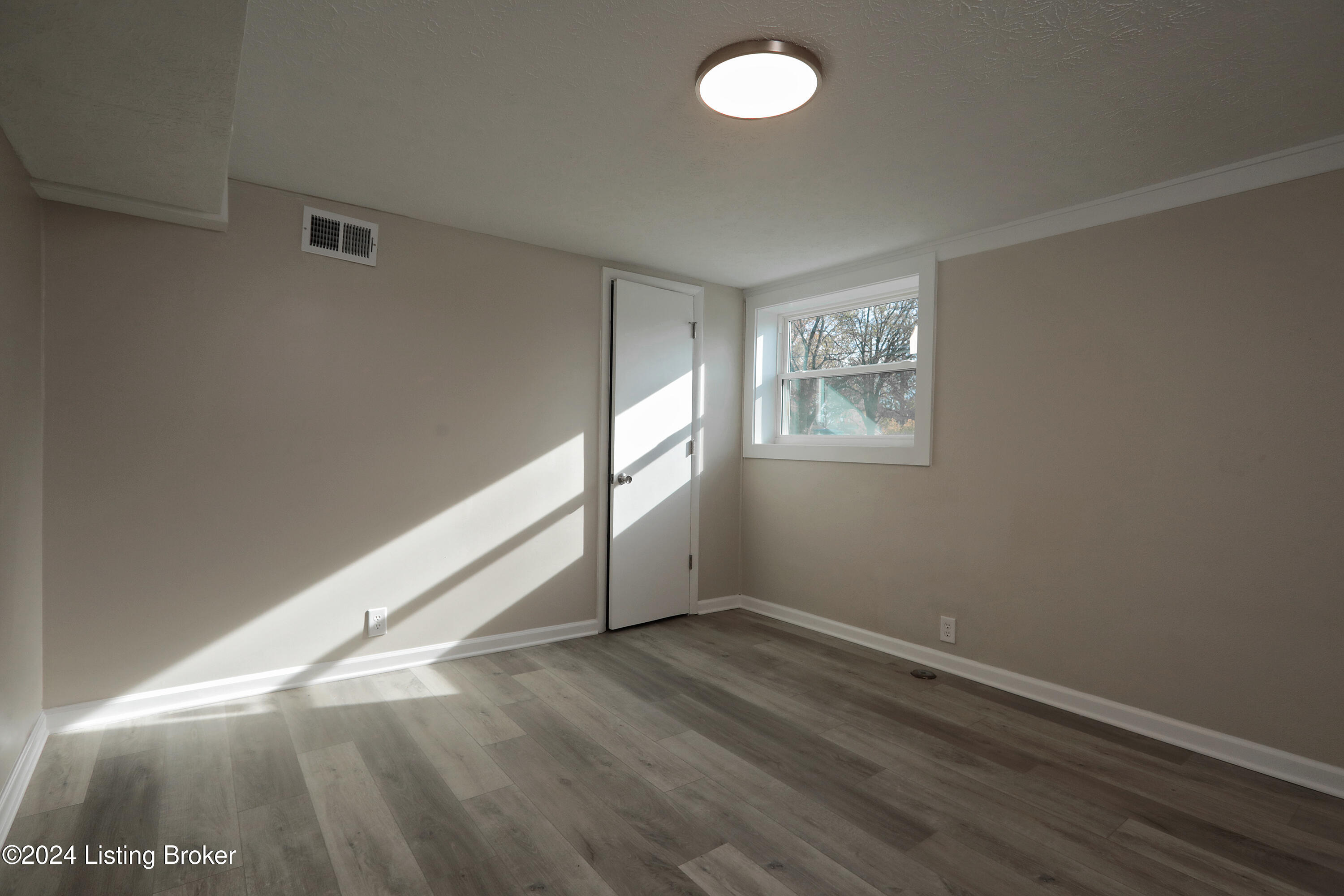 3509 Tarragon Road Louisville, KY 40219 - Photo 28 of 44 3509_Tarragon_037
