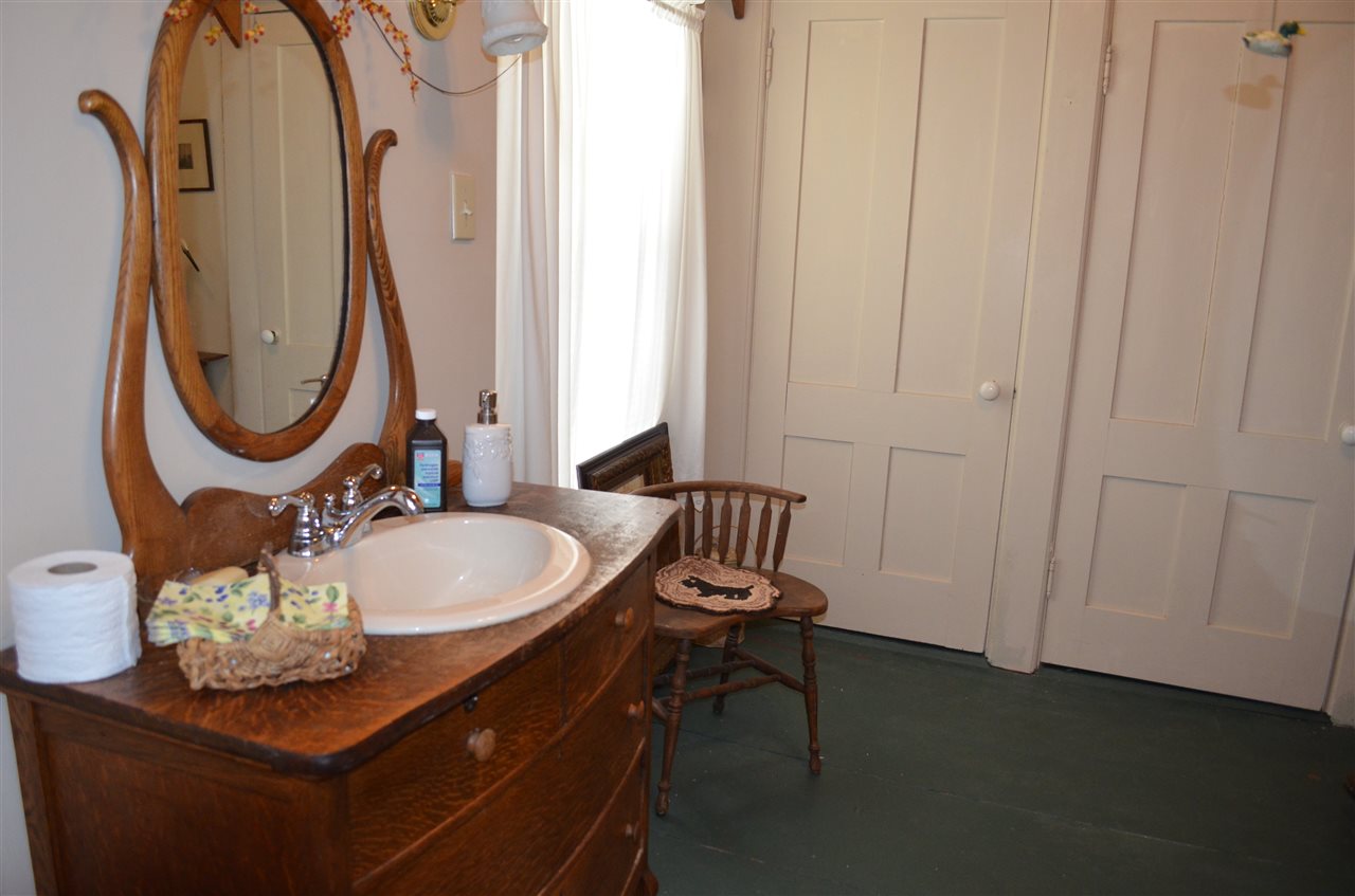 6 Pond Street Ludlow, VT 05149 - Photo 14 of 26 Gallery Image 14