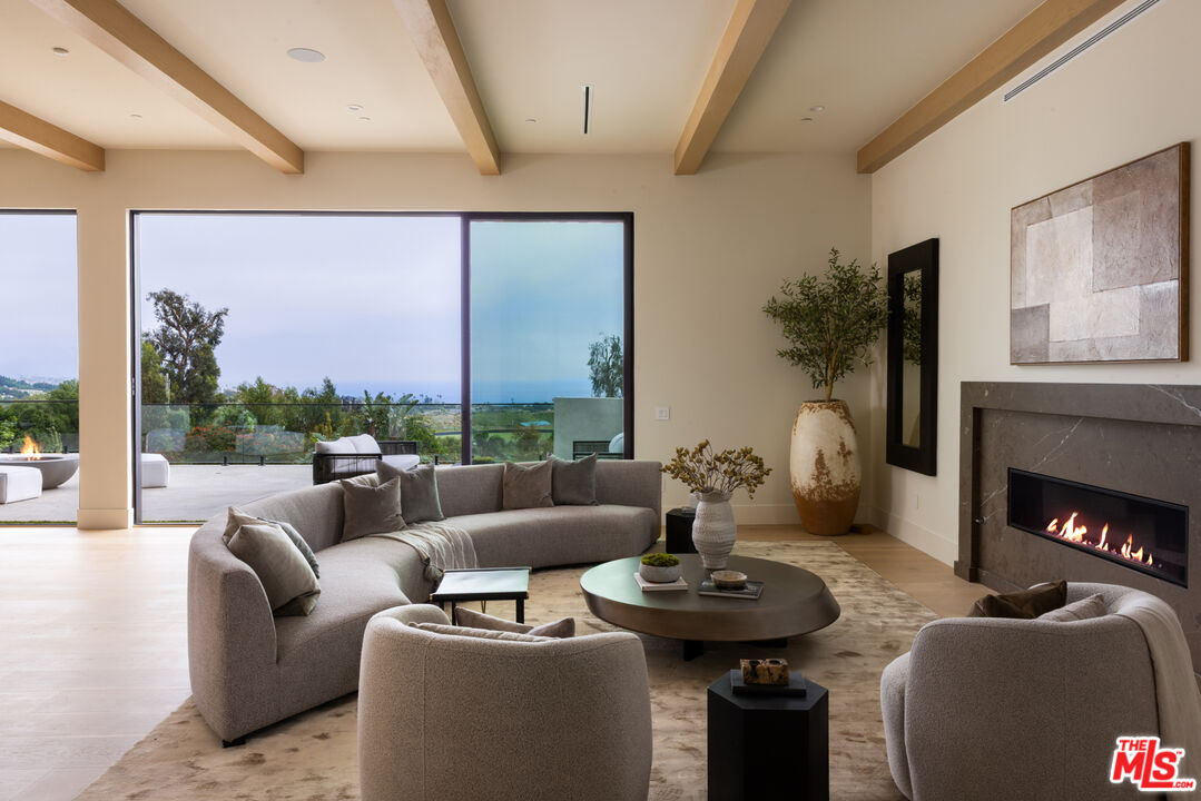 29924 Harvester Road Malibu, CA 90265 - Photo 4 of 30