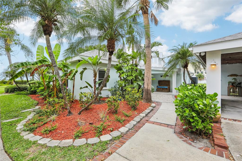 610 Indiana Avenue Crystal Beach, FL 34683 - Photo 7 of 53