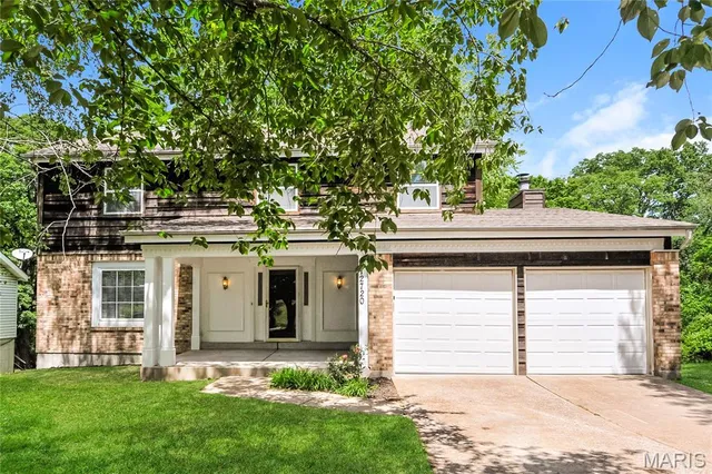 $2,555 | 12720 Coachlight Square Drive, Florissant, MO 63033
