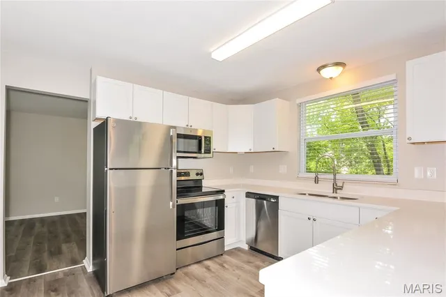 $2,555 | 12720 Coachlight Square Drive, Florissant, MO 63033