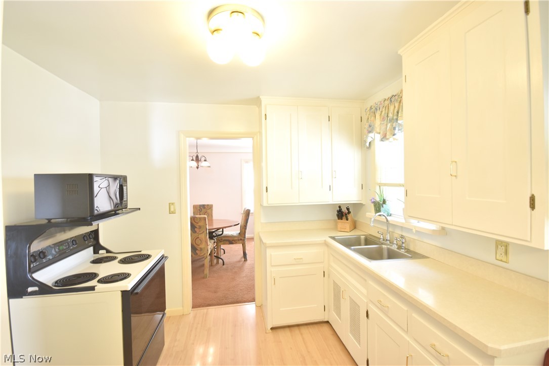 2164 Cranston Road Cleveland, OH 44118 - Photo 8 of 27