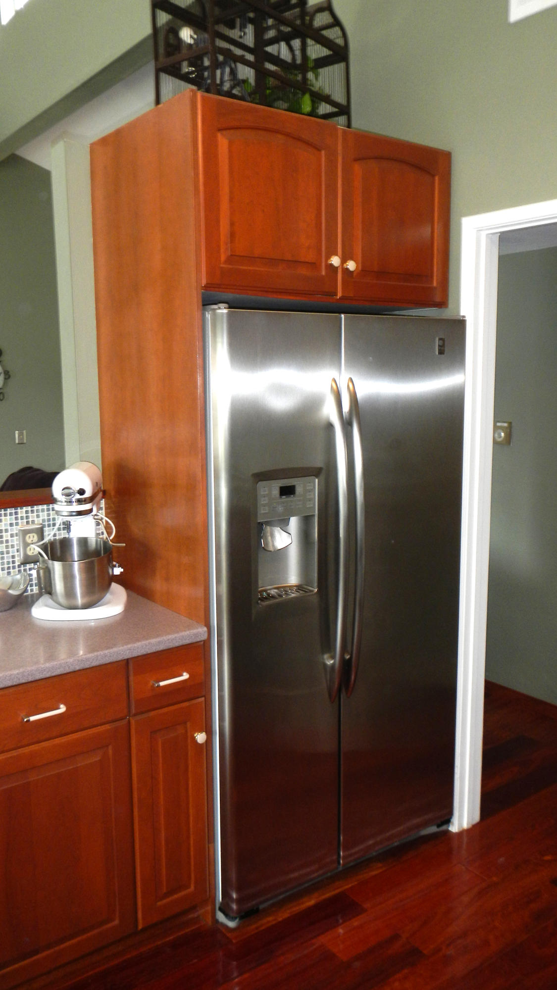 4640 Eastbourne Oxnard, CA 93035 - Photo 18 of 49 a bathroom with a sink and a mirror