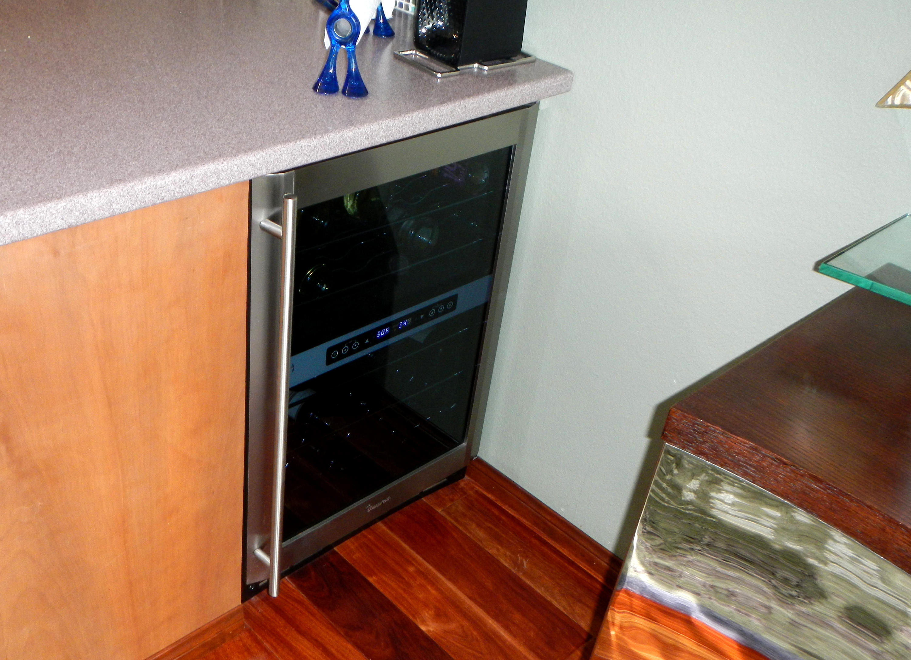 4640 Eastbourne Oxnard, CA 93035 - Photo 21 of 49 a view of washer and dryer