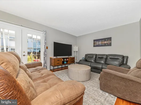$2,975 | 12461 Quail Woods Drive, Germantown, MD 20874
