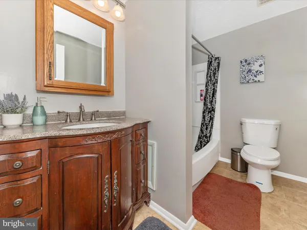 $2,975 | 12461 Quail Woods Drive, Germantown, MD 20874