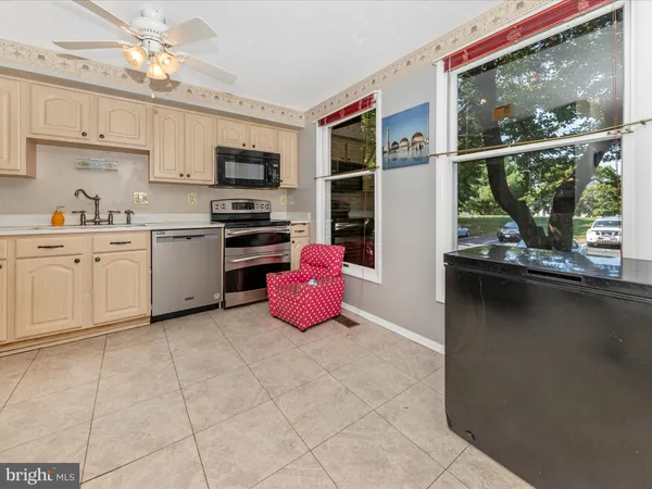 $2,975 | 12461 Quail Woods Drive, Germantown, MD 20874