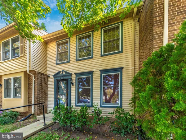 $2,975 | 12461 Quail Woods Drive, Germantown, MD 20874