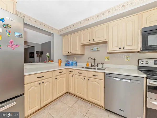 $2,975 | 12461 Quail Woods Drive, Germantown, MD 20874