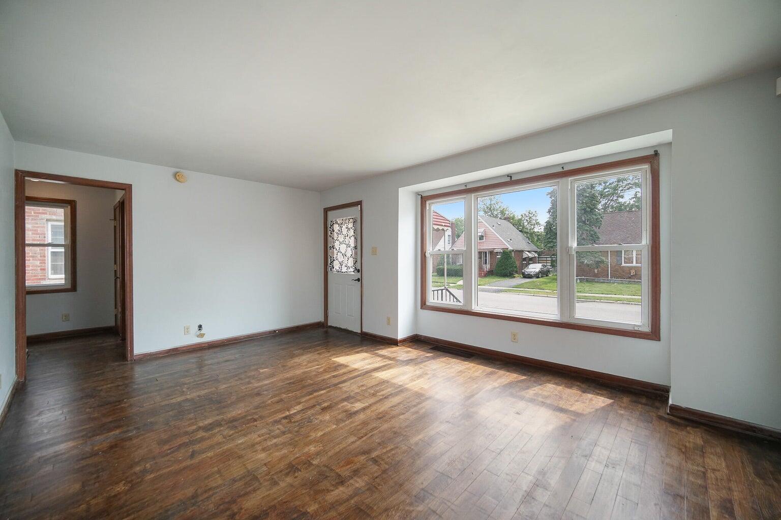 7230 McLaughlin Avenue Hammond, IN 46324 - Photo 4 of 15 1536x1024