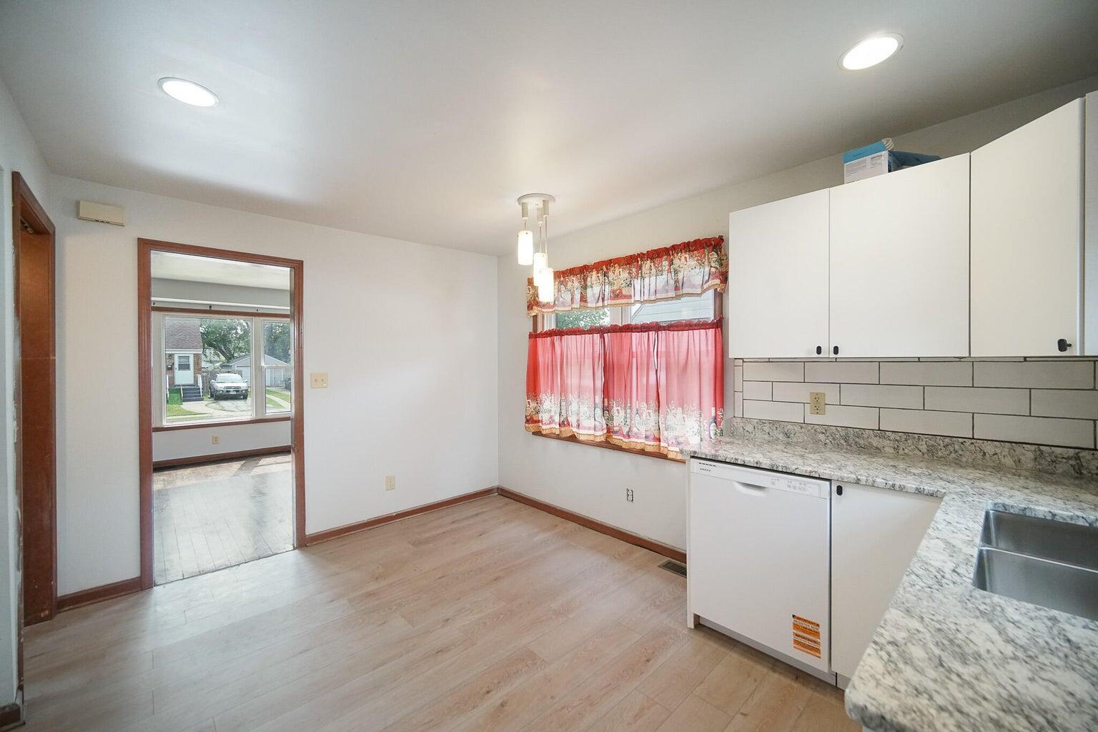 7230 McLaughlin Avenue Hammond, IN 46324 - Photo 7 of 15 1536x1024
