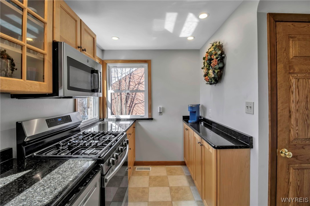 497 Mt Vernon Road Amherst, NY 14226 - Photo 15 of 46