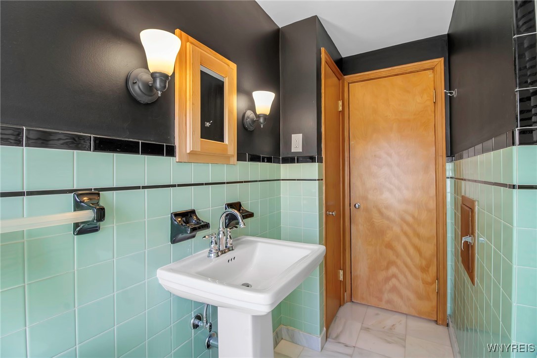 497 Mt Vernon Road Amherst, NY 14226 - Photo 20 of 46