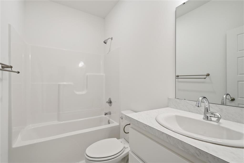 2765 Southwest 11th Street Lee's Summit, MO 64081 - Photo 16 of 55