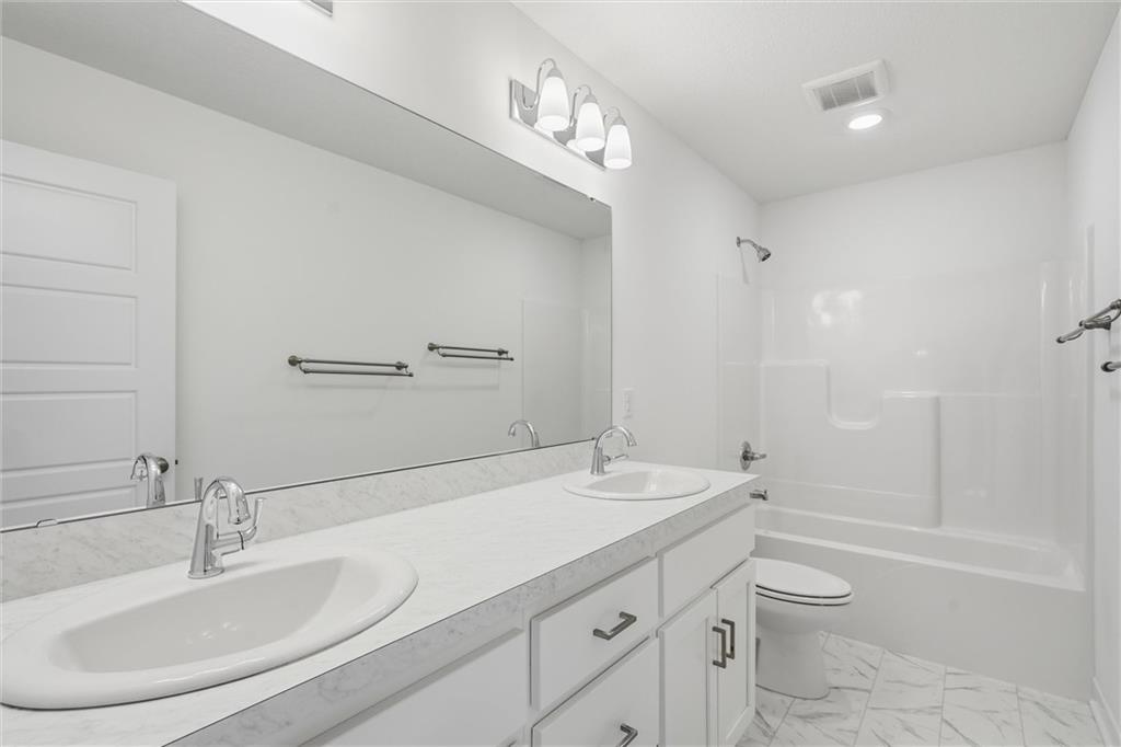 2765 Southwest 11th Street Lee's Summit, MO 64081 - Photo 23 of 55