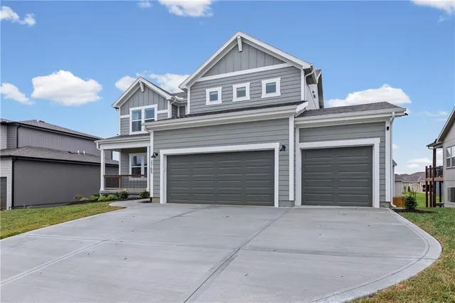 $525,000 | 2765 Southwest 11th Street, Lee's Summit, MO 64081