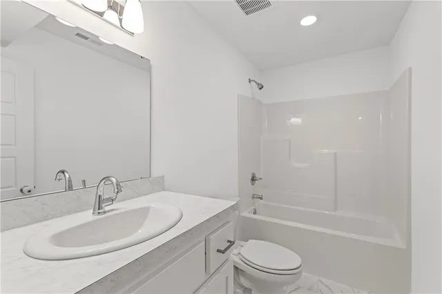 $525,000 | 2765 Southwest 11th Street, Lee's Summit, MO 64081