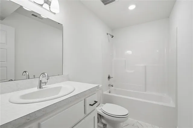 $525,000 | 2765 Southwest 11th Street, Lee's Summit, MO 64081