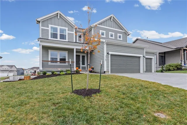 $525,000 | 2765 Southwest 11th Street, Lee's Summit, MO 64081