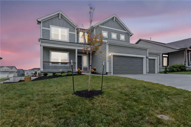 $525,000 | 2765 Southwest 11th Street, Lee's Summit, MO 64081