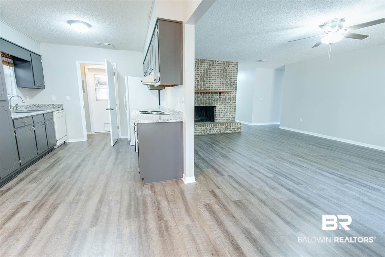 109 Montclair Loop Daphne, AL 36526 - Photo 5 of 32 Kitchen