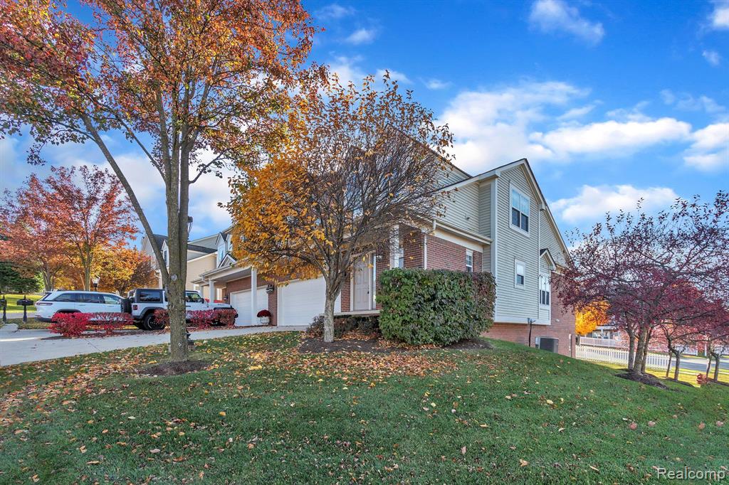 730 East Bluff Court Rochester Hills, MI 48306 - Photo 3 of 34