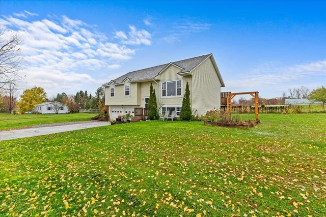 $425,000 | 34 Tanglewood Drive, St. Albans Town, VT 05478