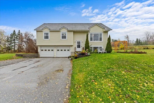 $425,000 | 34 Tanglewood Drive, St. Albans Town, VT 05478