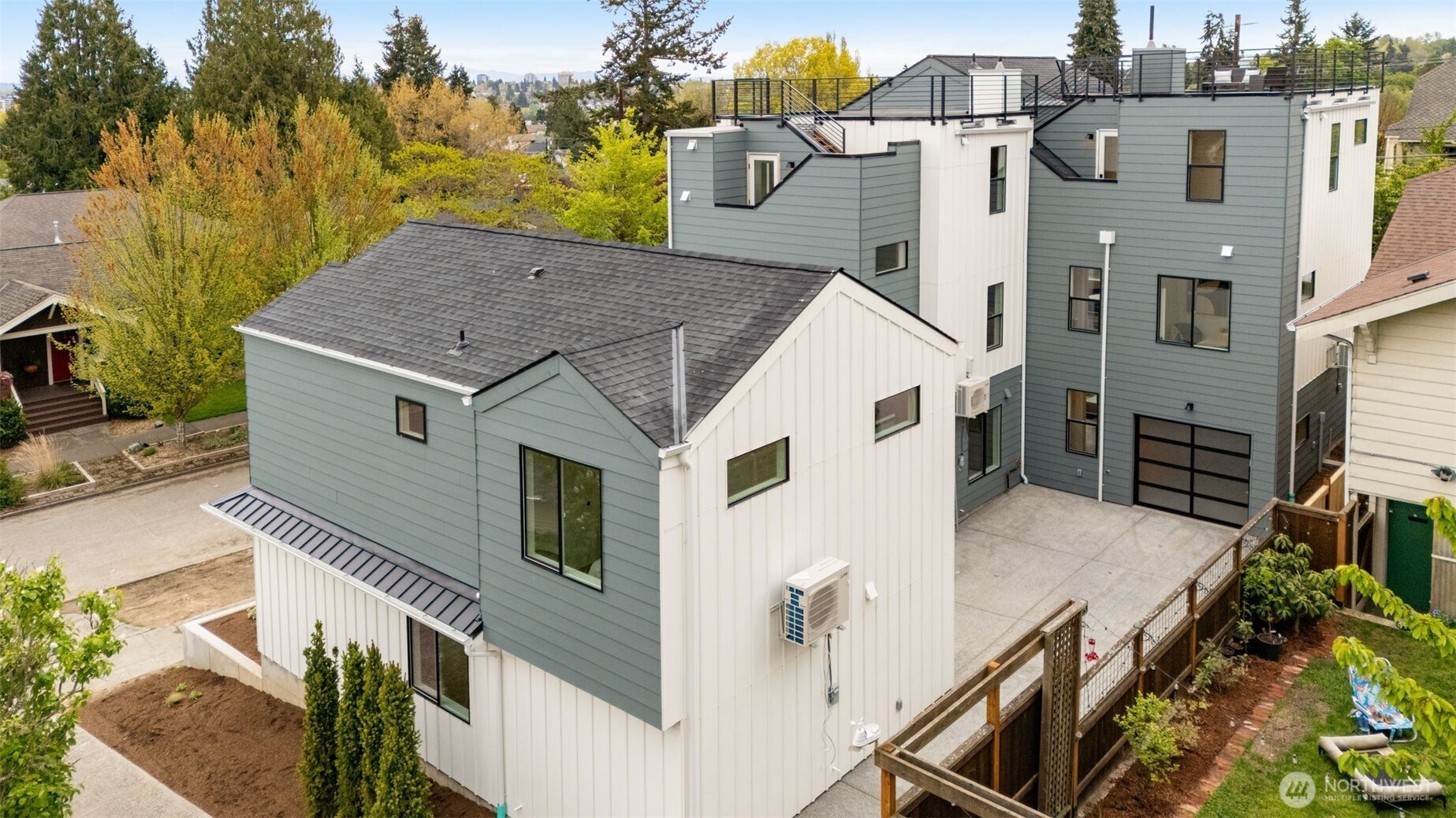 7403 Dayton Avenue North Seattle, WA 98103 - Photo 30 of 37