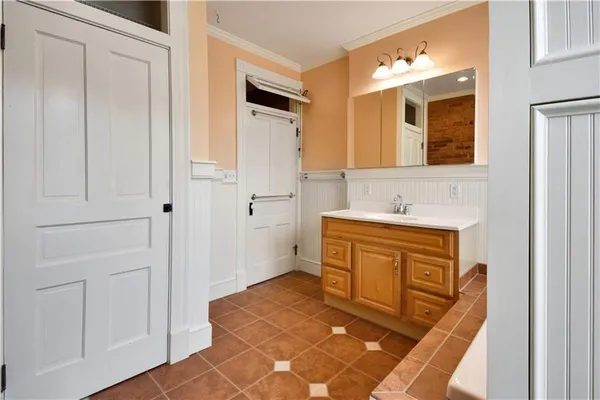 $2,100 | 4214 Post Street, Pittsburgh, PA 15201