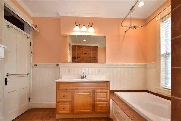 $2,100 | 4214 Post Street, Pittsburgh, PA 15201