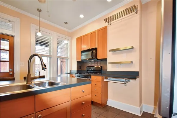 $2,100 | 4214 Post Street, Pittsburgh, PA 15201
