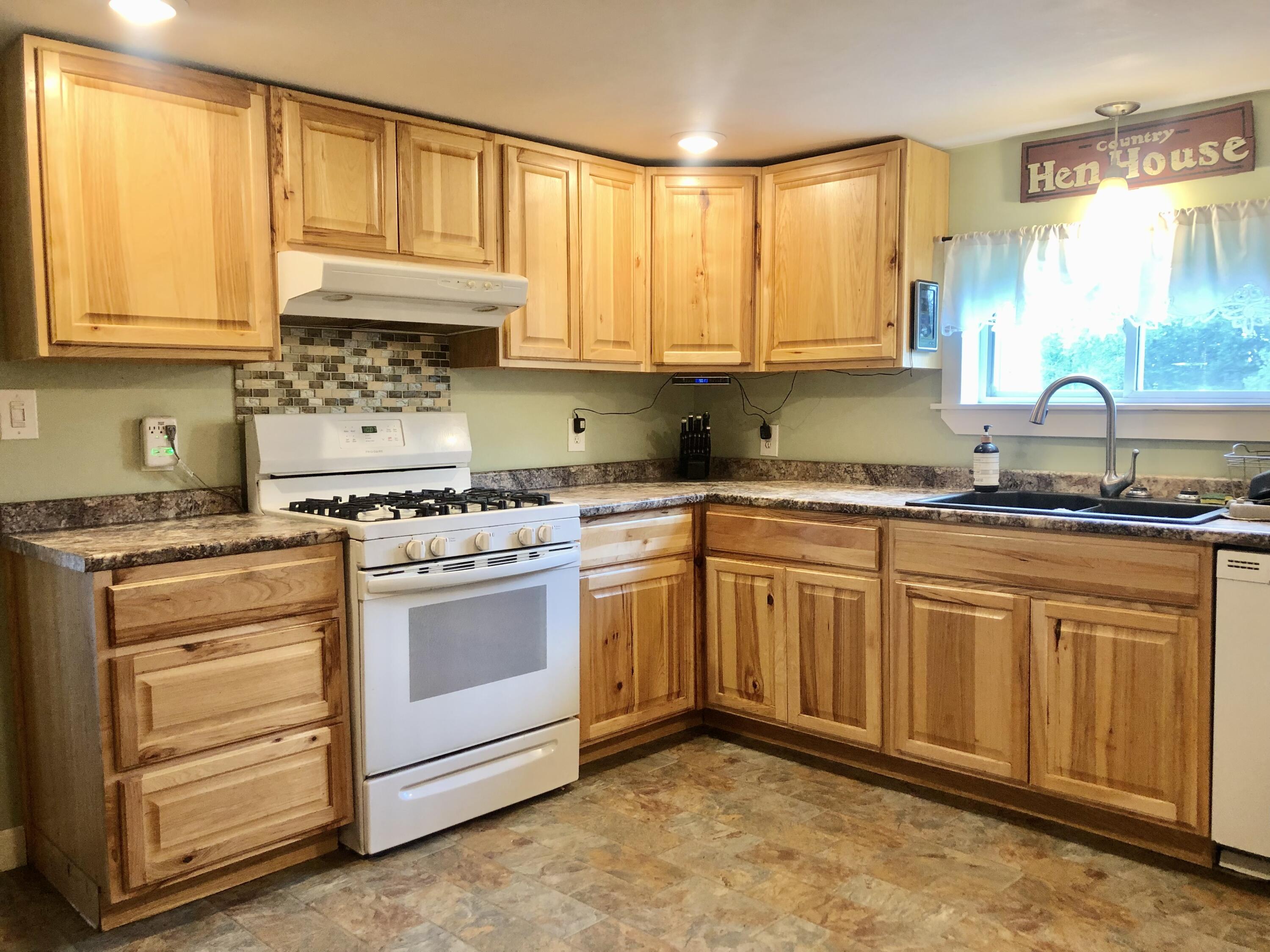 587 Pine Tree Road Hermon, ME 04401 - Photo 11 of 36 IMG_E1938