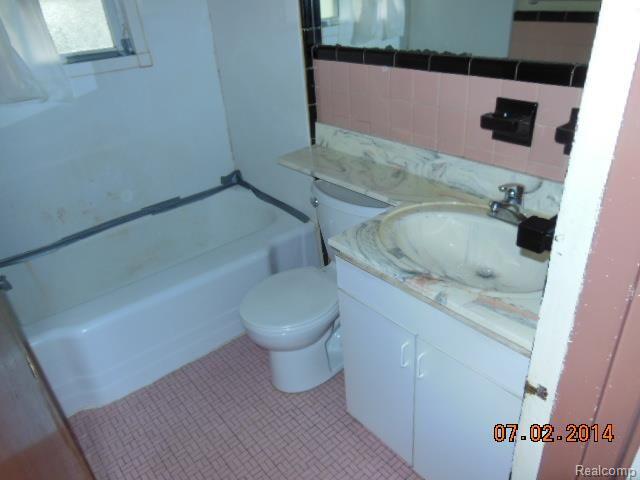 19684 Telegraph Road Detroit, MI 48219 - Photo 15 of 26 DSCN5203.jpg