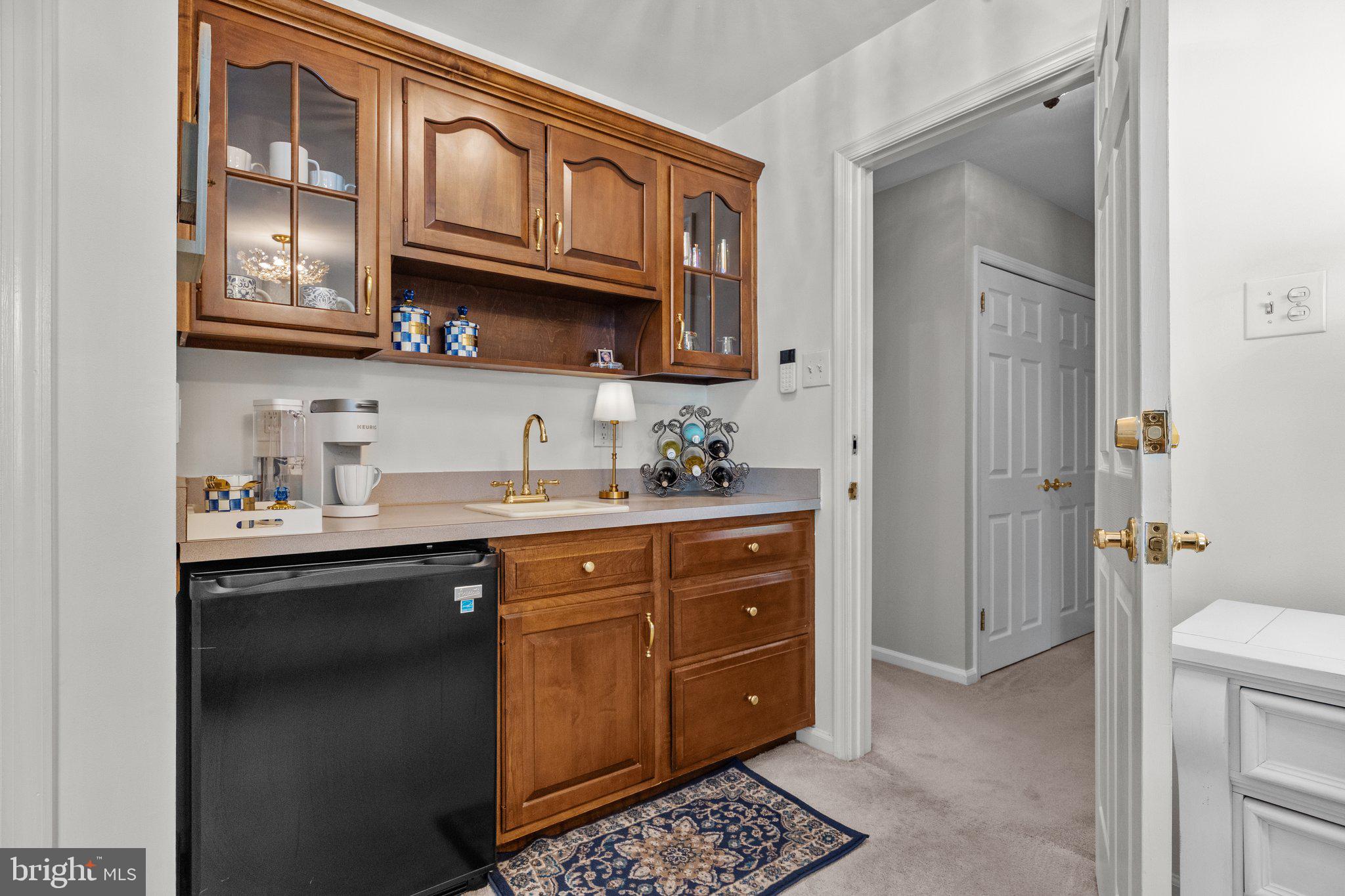 94 Chancery Road Langhorne, PA 19047 - Photo 23 of 70 Coffee / Wine bar in Owner's Suite