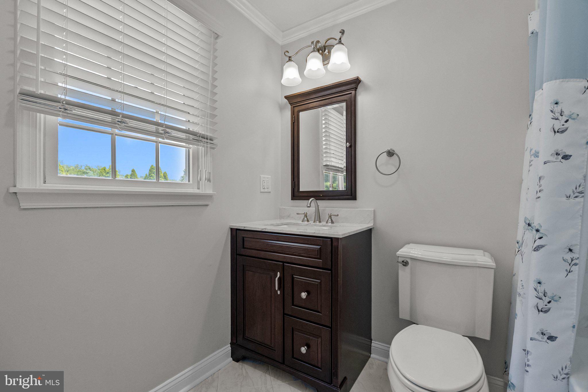 94 Chancery Road Langhorne, PA 19047 - Photo 33 of 70 Hall Bath