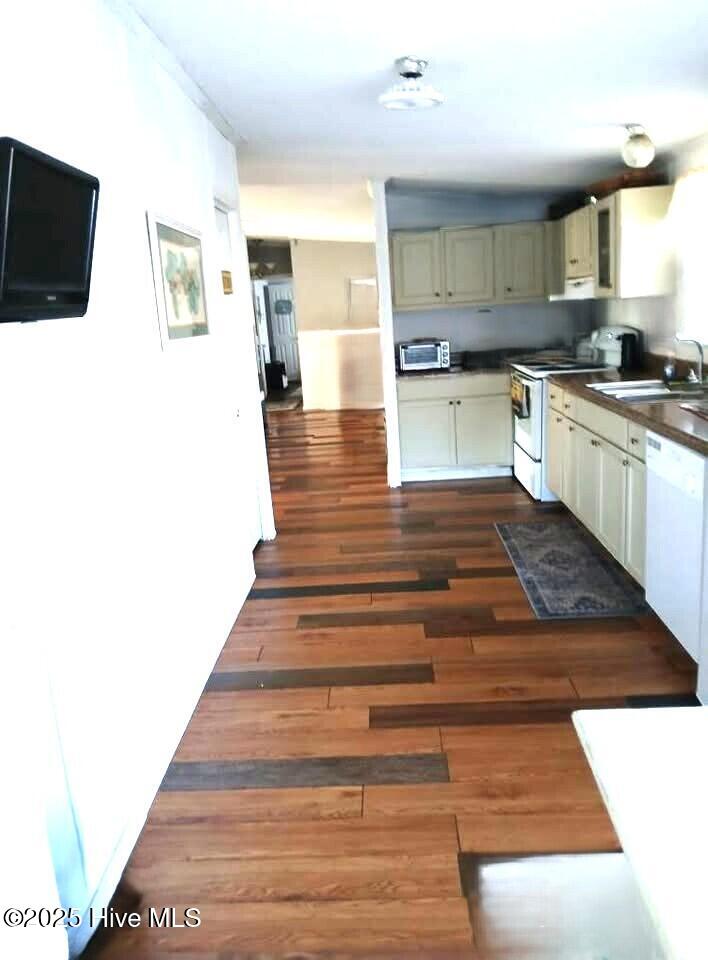 1463 Mockingbird Place Southwest Shallotte, NC 28470 - Photo 6 of 9 Kitchen