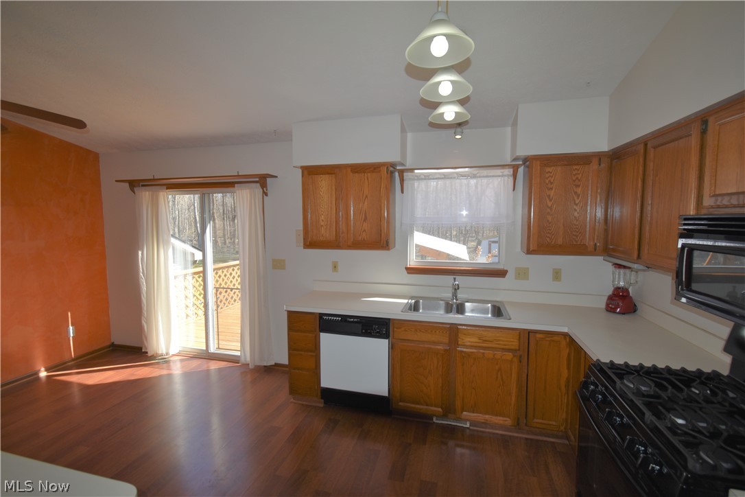 6433 Ridgeview Boulevard North Ridgeville, OH 44039 - Photo 9 of 35