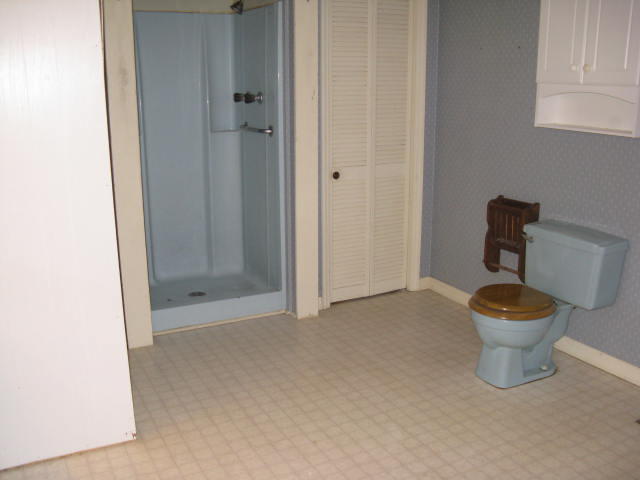 408 Earl Garner Road Ringgold, GA 30736 - Photo 11 of 15 Master Bath