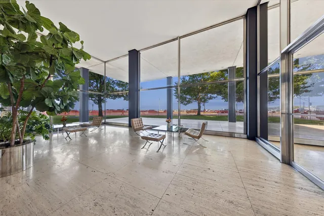 $425,000 | 860 North Lake Shore Drive, Unit 8M, Chicago, IL 60611
